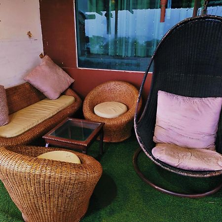 Forrest Homestay Villa Bhor エクステリア 写真