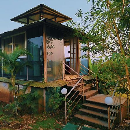 Forrest Homestay Villa Bhor エクステリア 写真
