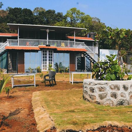 Forrest Homestay Villa Bhor エクステリア 写真