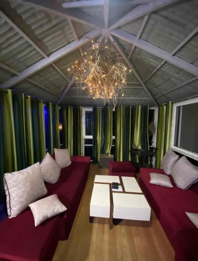 Forrest Homestay Villa Bhor エクステリア 写真
