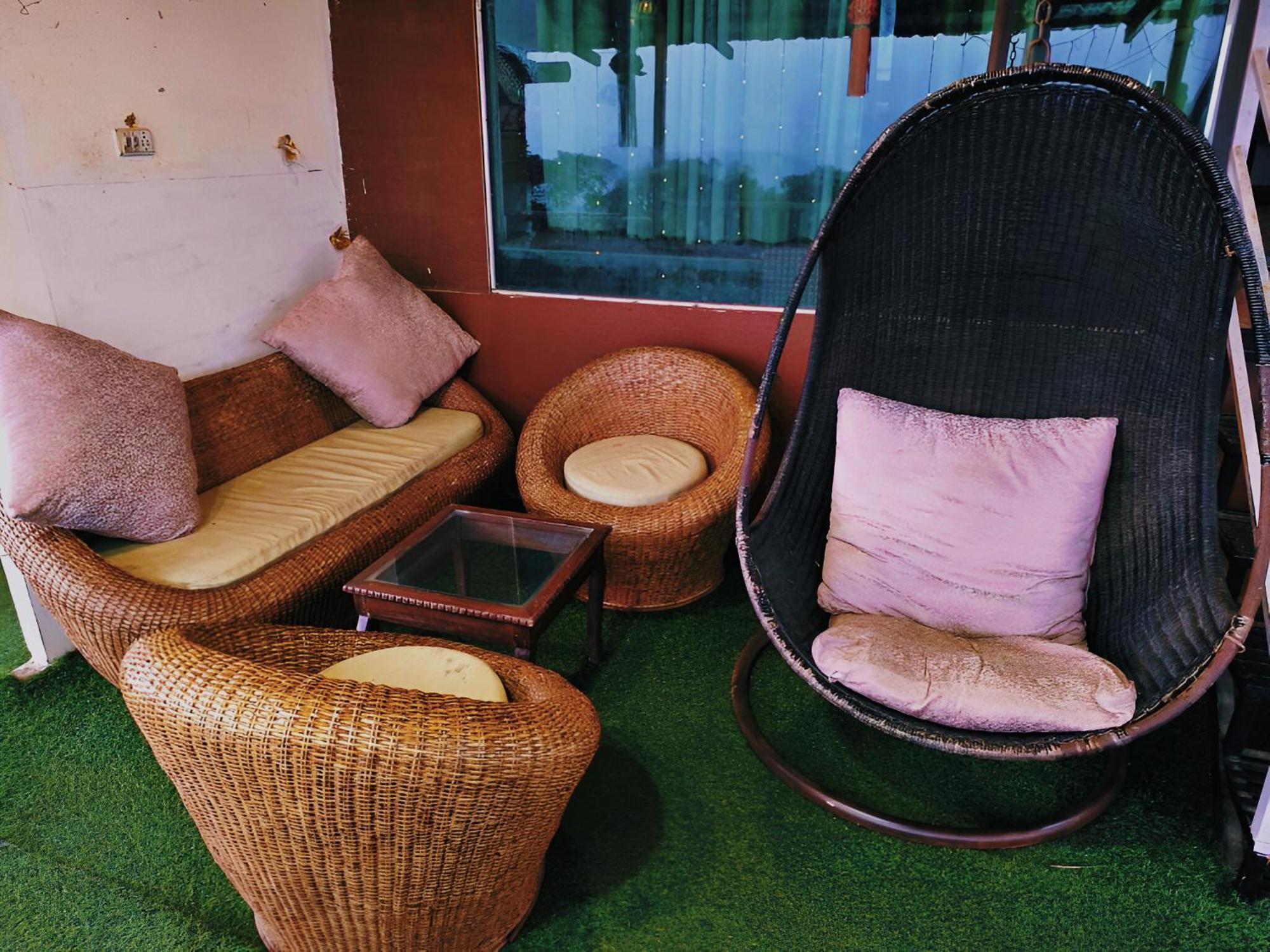 Forrest Homestay Villa Bhor エクステリア 写真