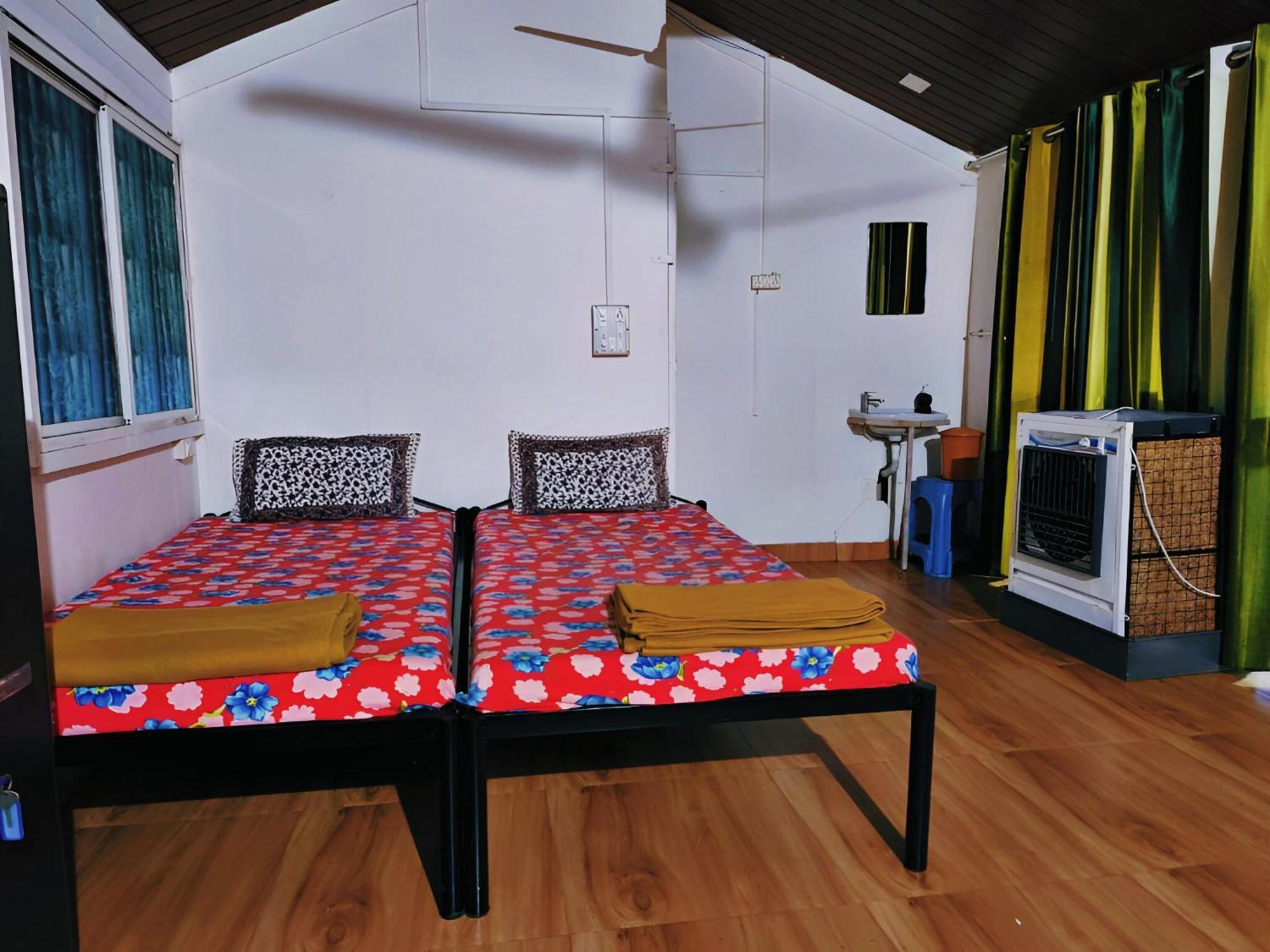 Forrest Homestay Villa Bhor エクステリア 写真