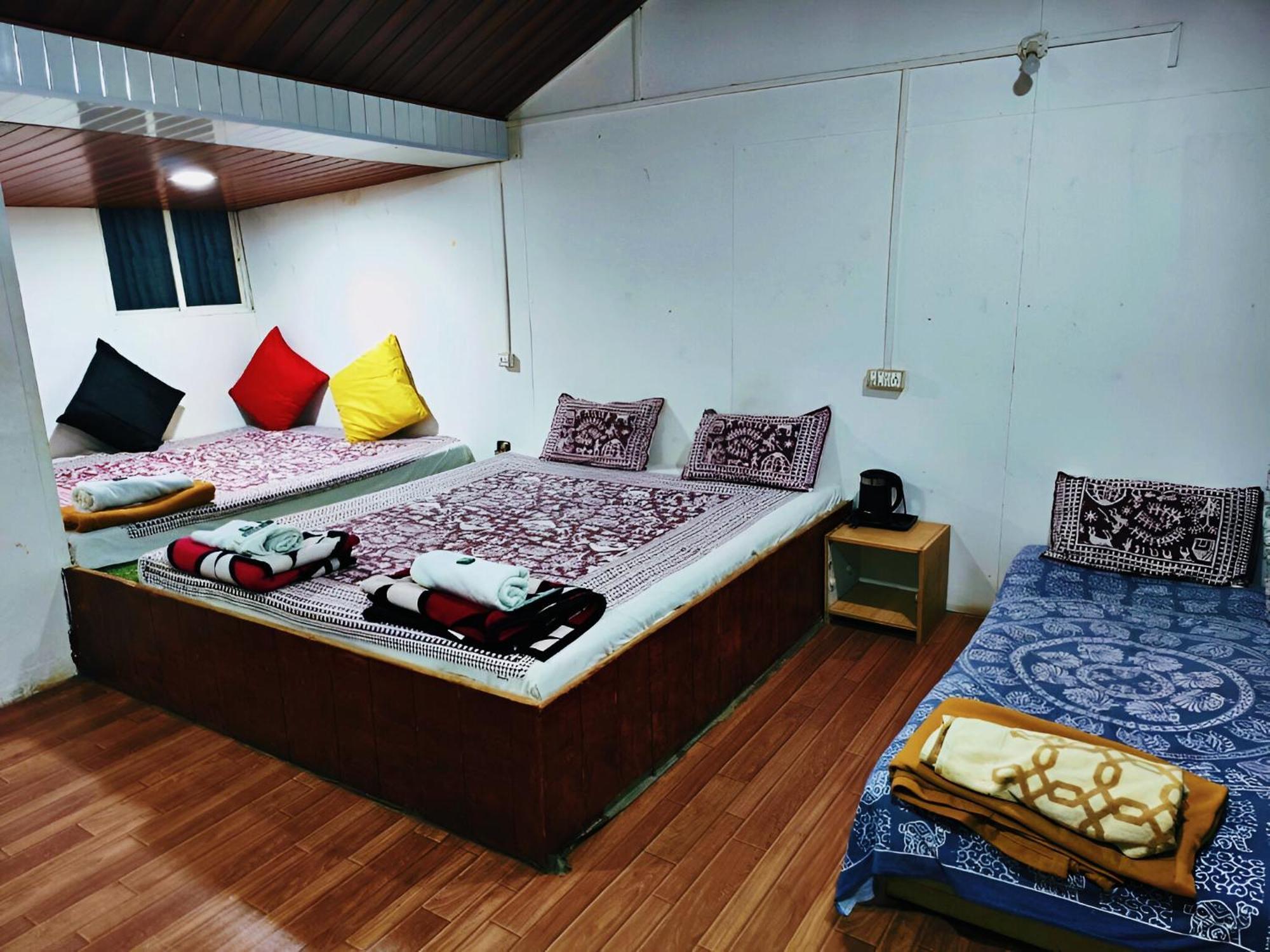 Forrest Homestay Villa Bhor エクステリア 写真
