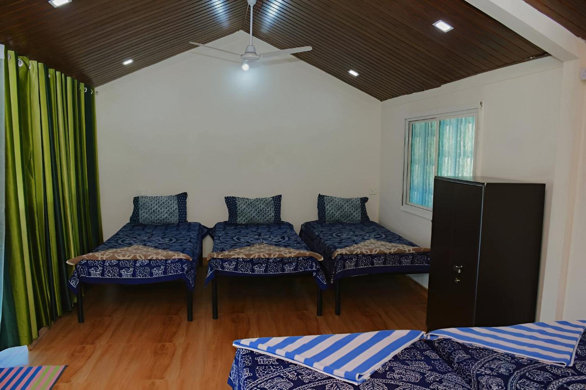 Forrest Homestay Villa Bhor エクステリア 写真