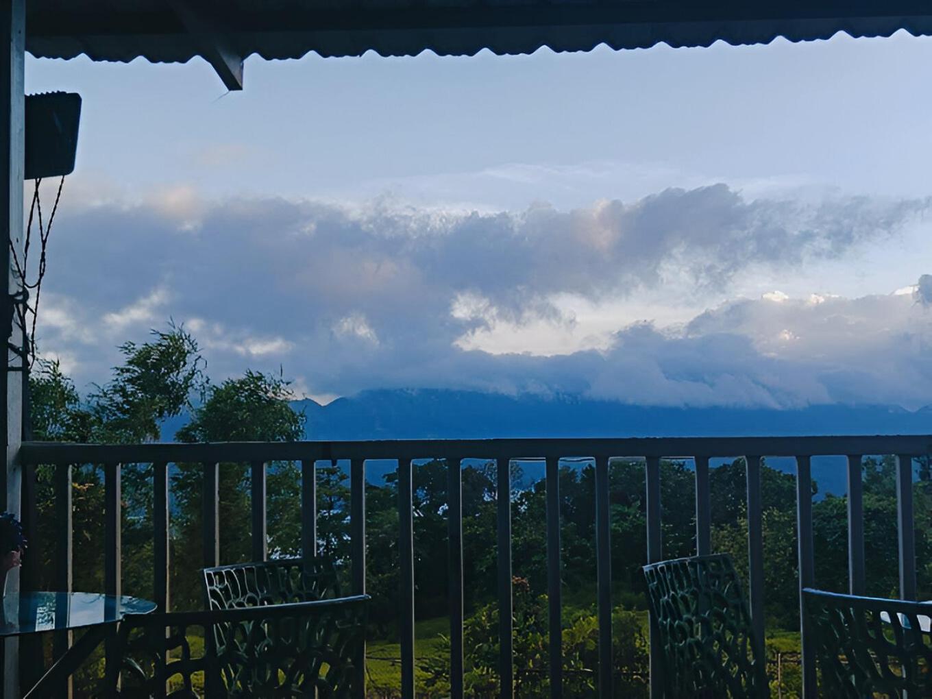 Forrest Homestay Villa Bhor エクステリア 写真